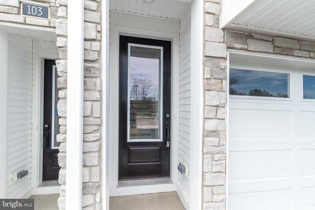 105 Brianna Court - Photo 3 of 50