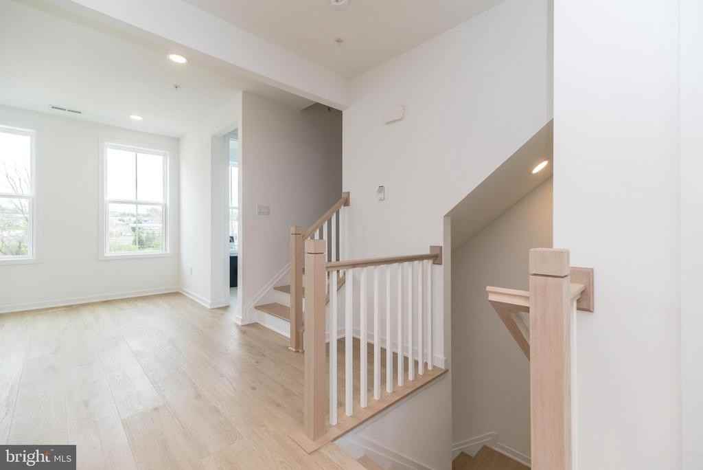 105 Brianna Court - Photo 5 of 50