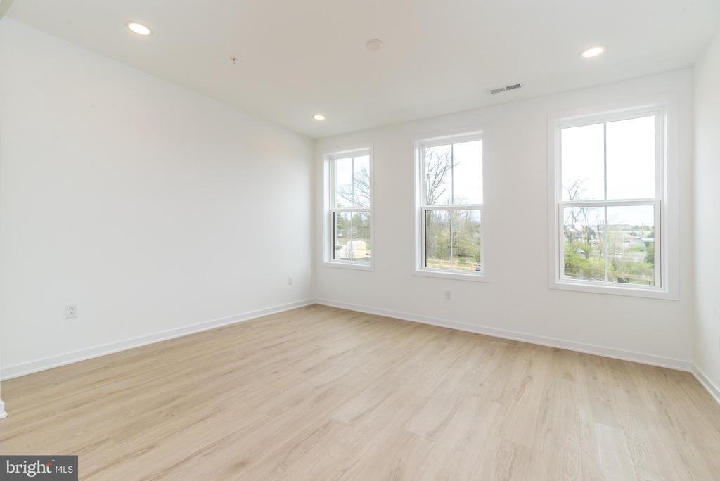 105 Brianna Court - Photo 7 of 50