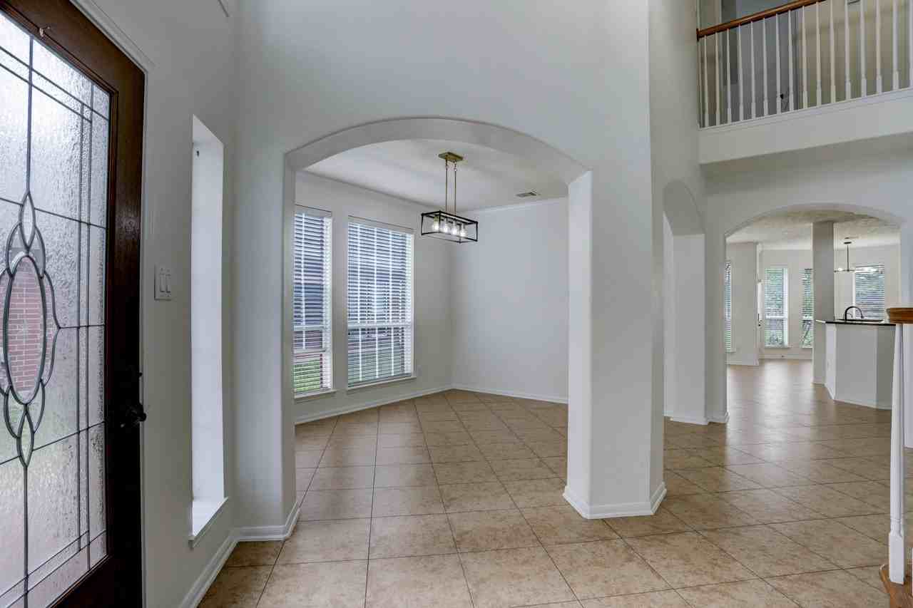 24823 Garnet Shadow Ln - Photo 2 of 22