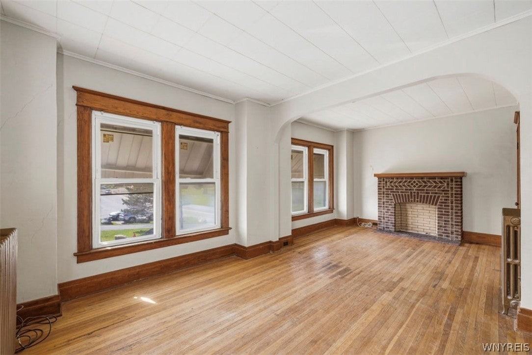 1067 Tonawanda St - Photo 2 of 14