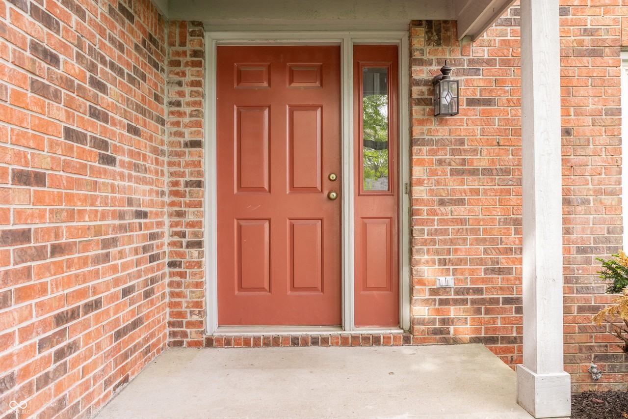 6130 Bethesda Way - Photo 3 of 41