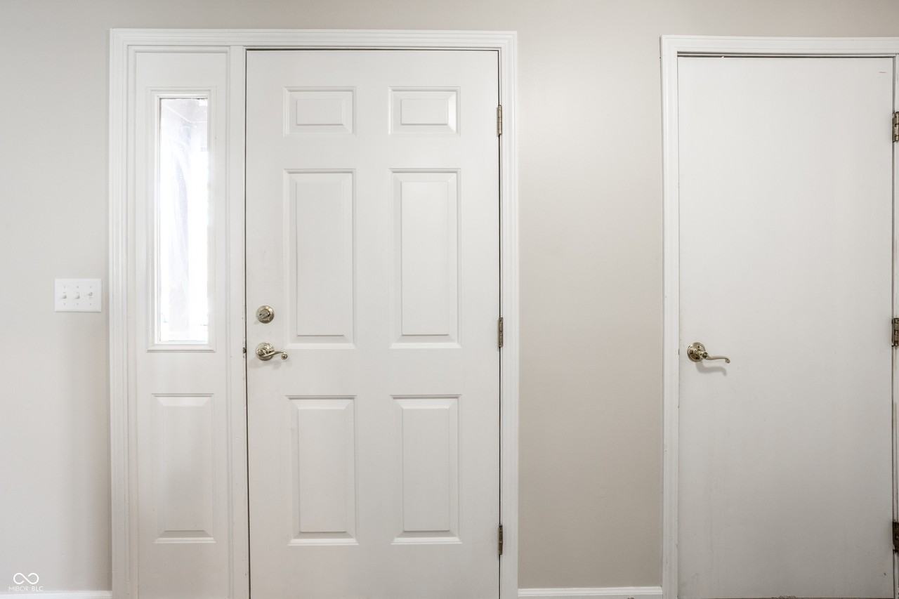 6130 Bethesda Way - Photo 4 of 41