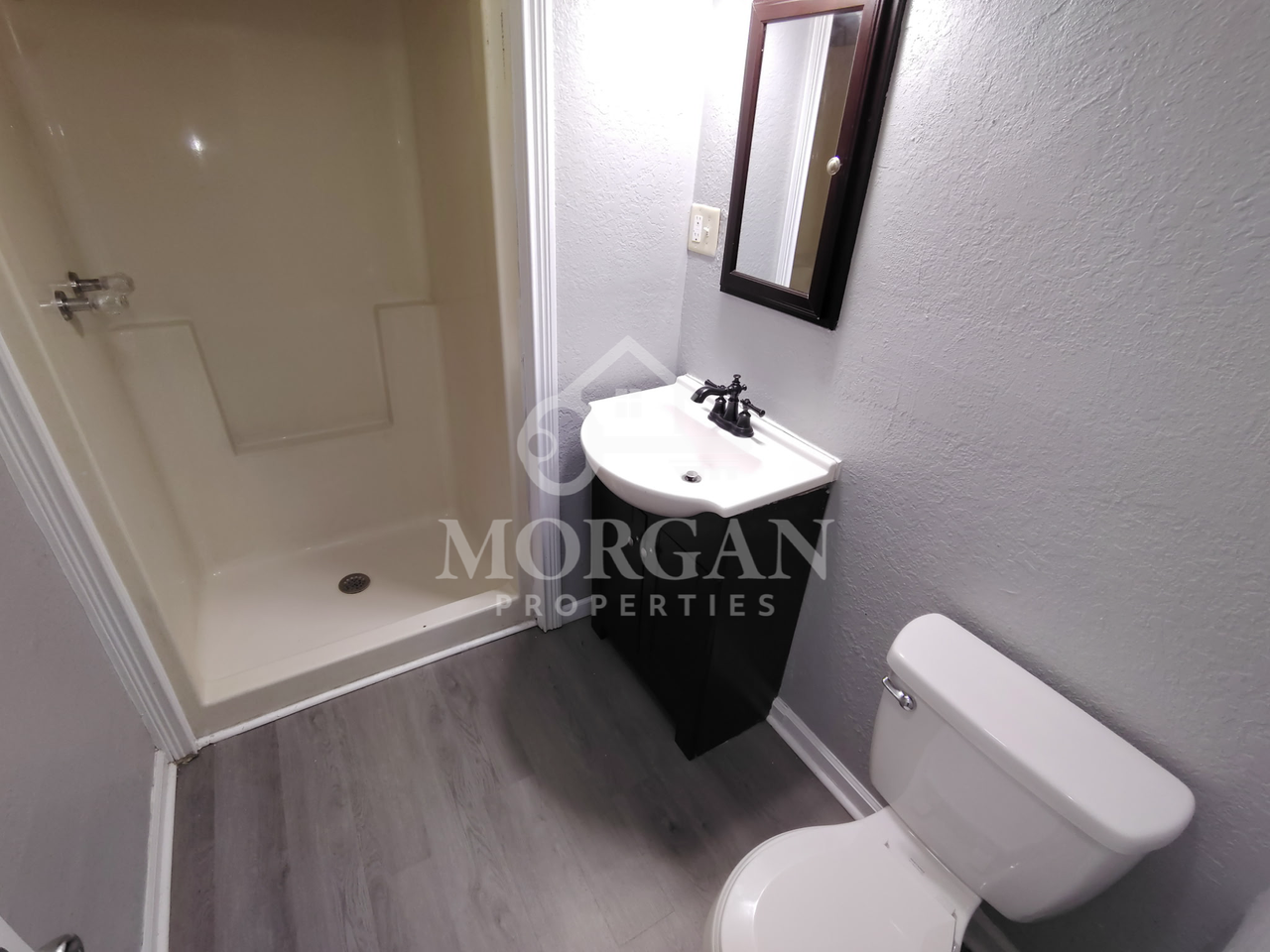 715 E Sherman St - Photo 4 of 6