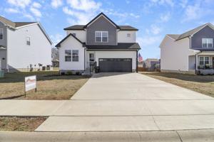 featured image of 534 Bloomington Trce #1