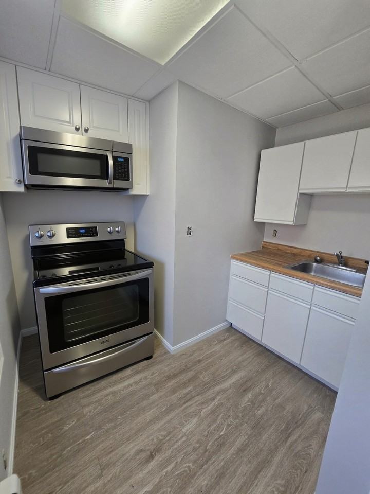 3 Maxwell Ct #1 - Photo 4 of 11