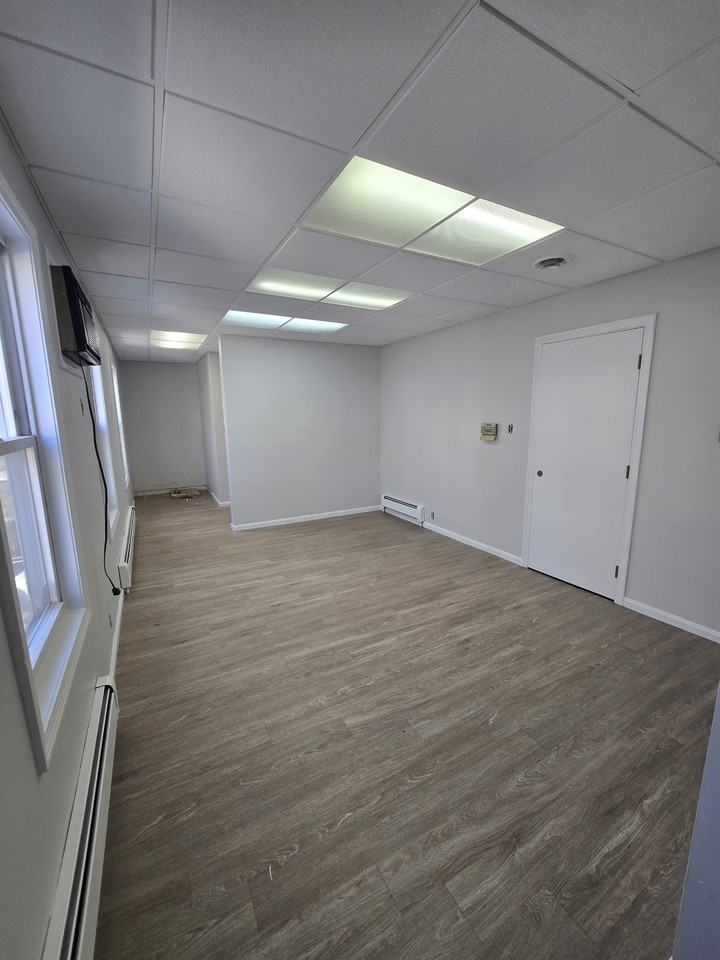 3 Maxwell Ct #1 - Photo 5 of 11