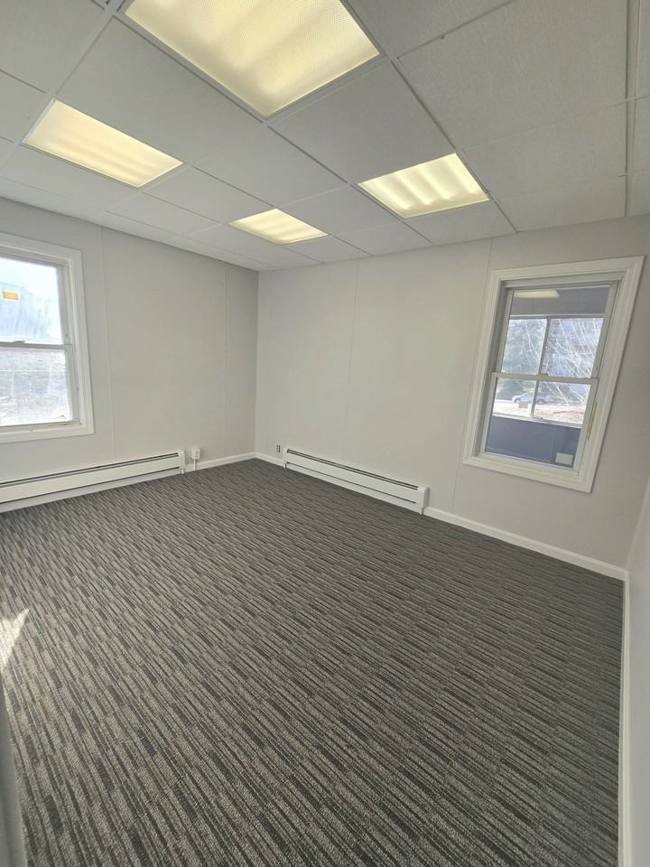 3 Maxwell Ct #1 - Photo 7 of 11