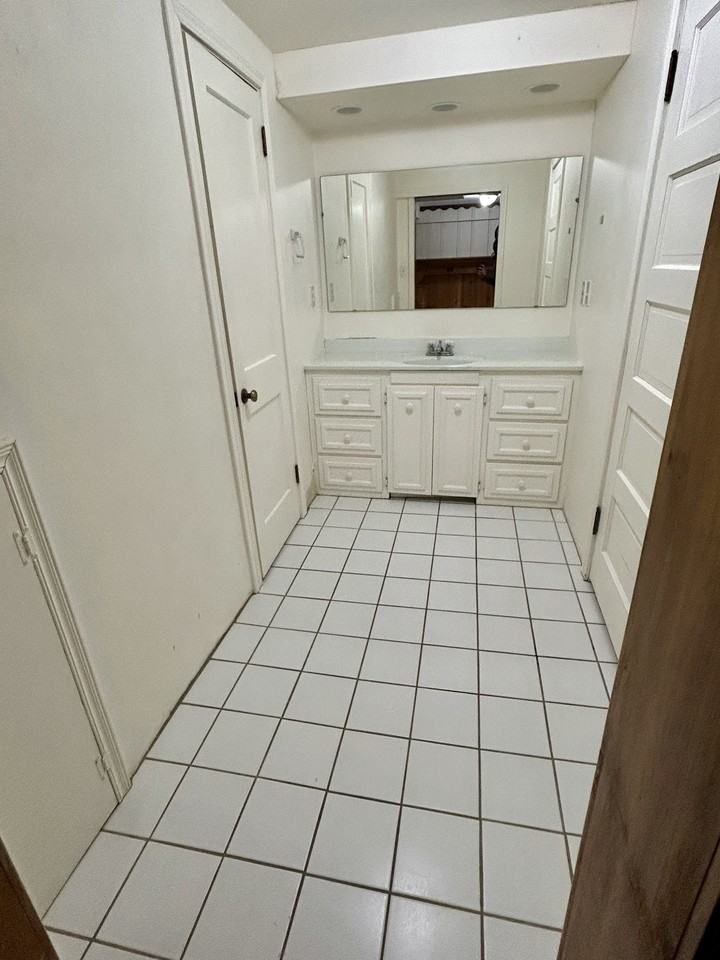 2110 5th Ave E #D - Photo 3 of 8