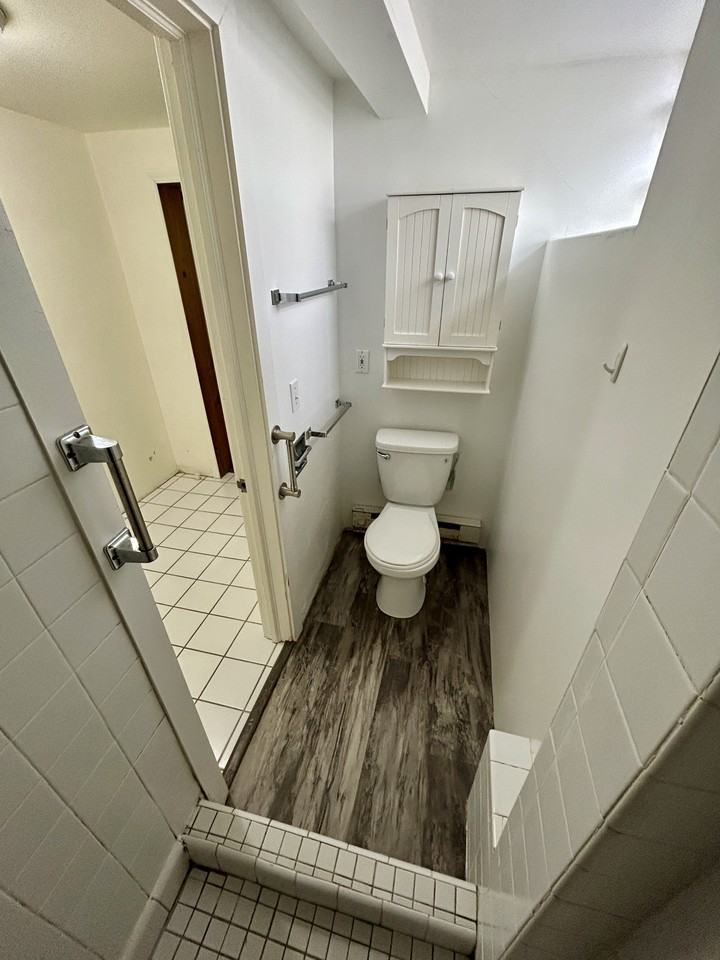 2110 5th Ave E #D - Photo 4 of 8