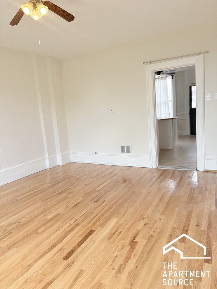 1638 W 18th Pl #3F - Photo 5 of 13