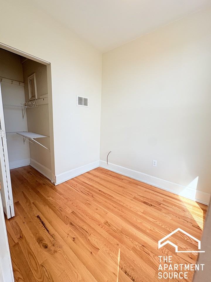 1638 W 18th Pl #3F - Photo 7 of 13