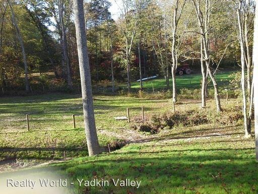 2530 Pell Rd - Photo 2 of 8