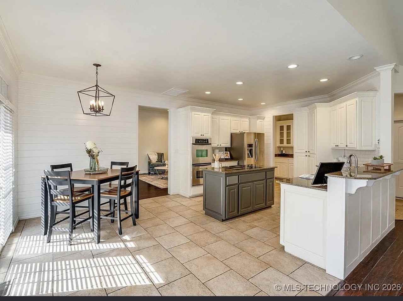 1505 Augusta Dr #1 - Photo 4 of 10