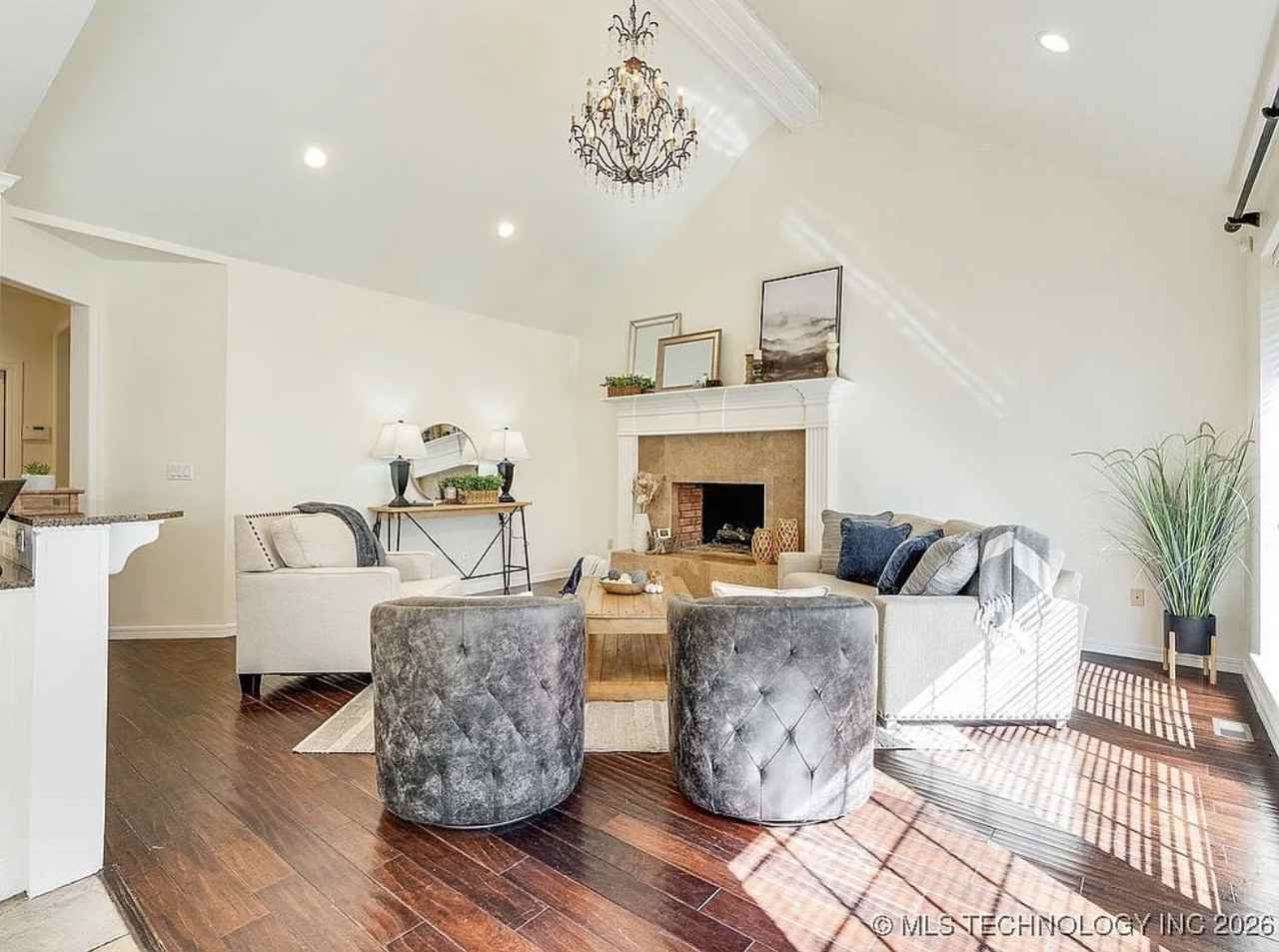 1505 Augusta Dr #1 - Photo 5 of 10