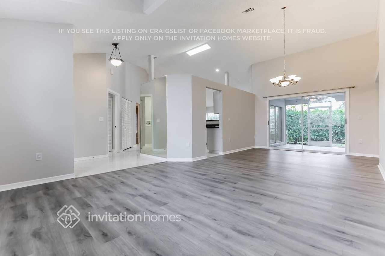 5604 29th Street Cir E - Photo 2 of 16