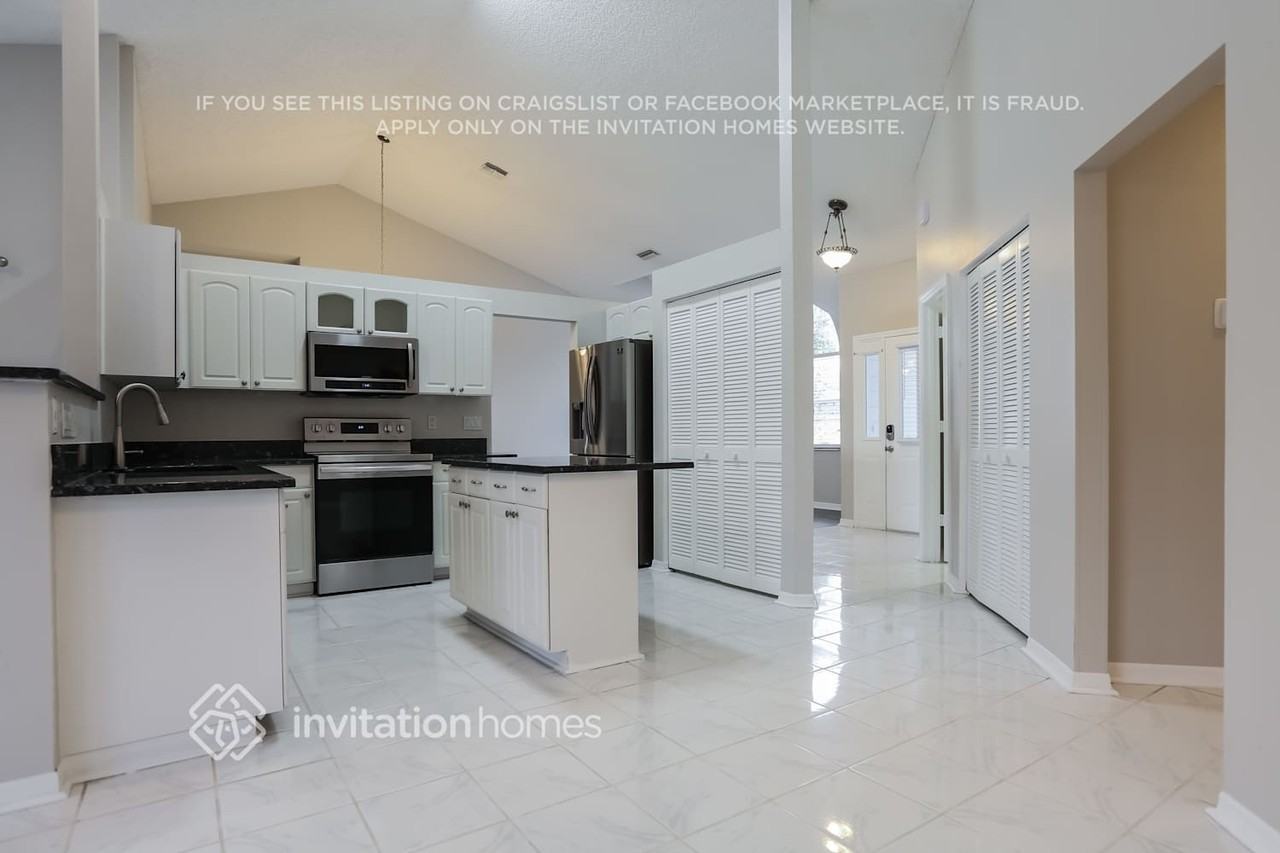 5604 29th Street Cir E - Photo 4 of 16