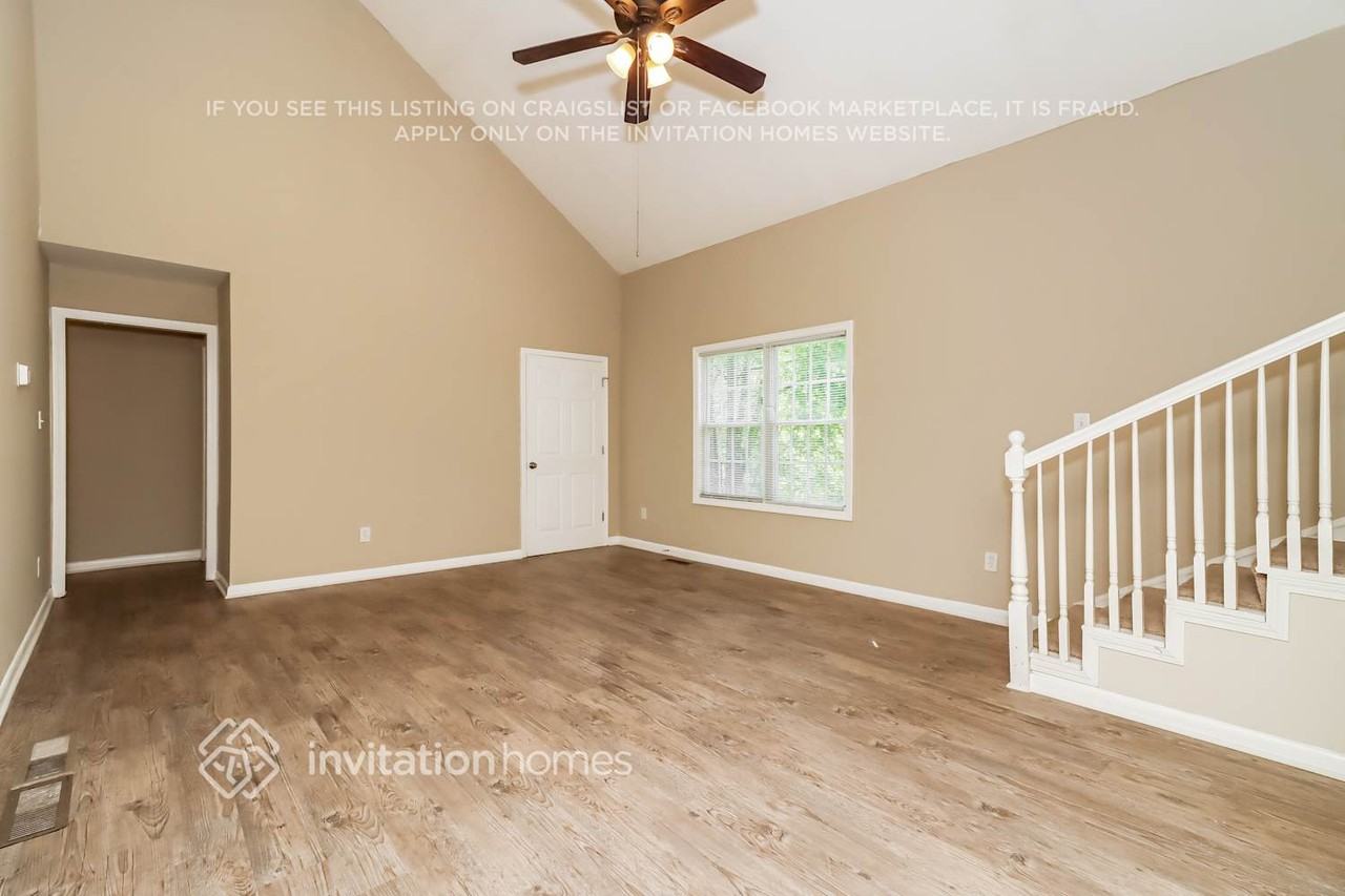 6323 Temple St - Photo 5 of 18