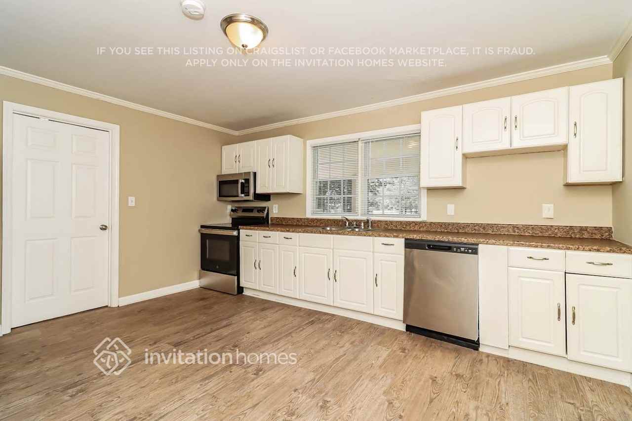 6323 Temple St - Photo 7 of 18