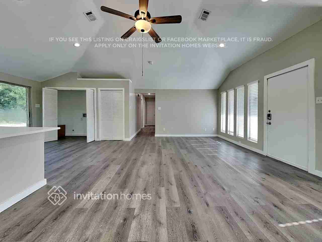 380 Alpine Dr - Photo 3 of 19