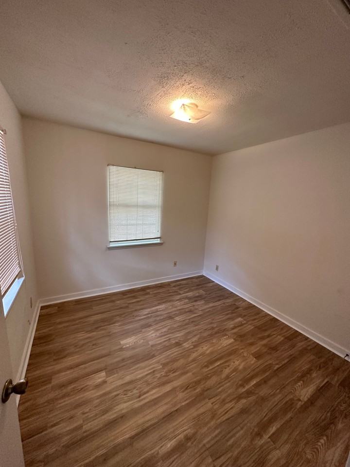 101 E Mills Ave #101EMILLS - Photo 3 of 6