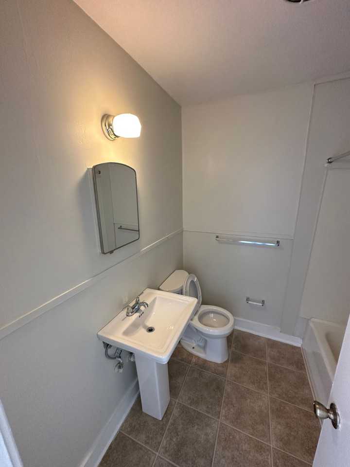 101 E Mills Ave #101EMILLS - Photo 5 of 6