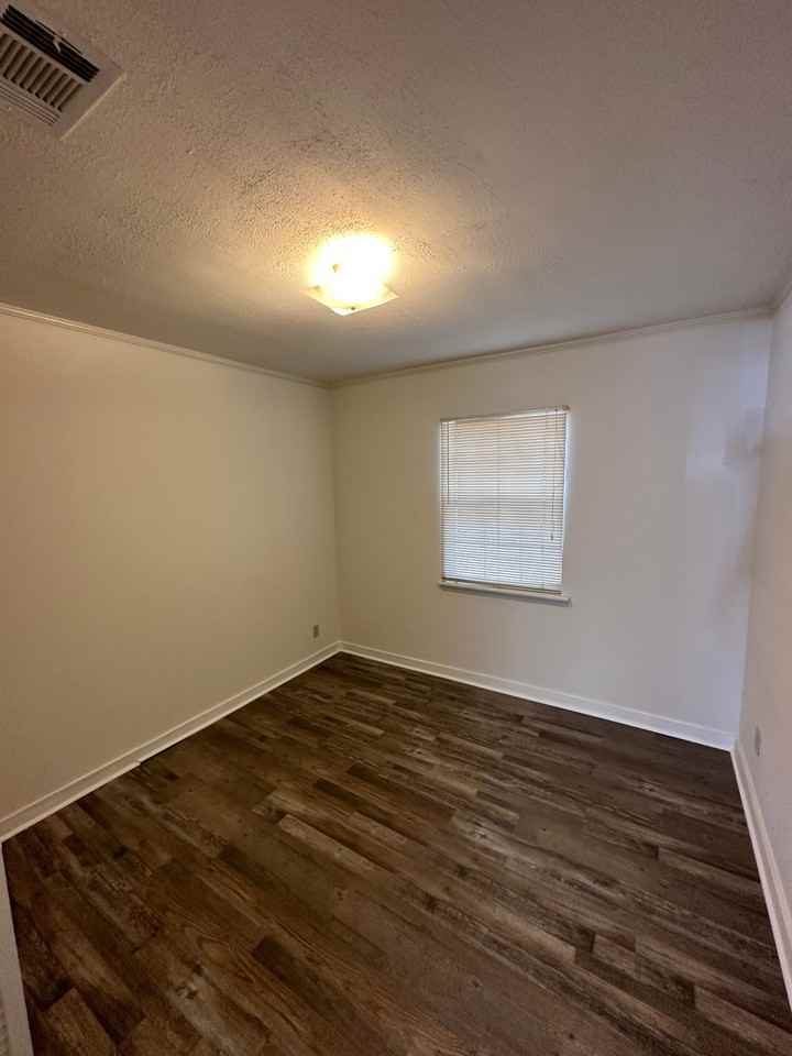 101 E Mills Ave #101EMILLS - Photo 6 of 6