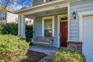 featured image of 1519 Thoroughbred Blvd #1