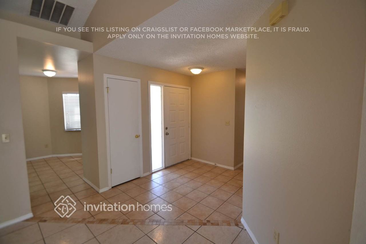 155 Pinewood Cir - Photo 2 of 12