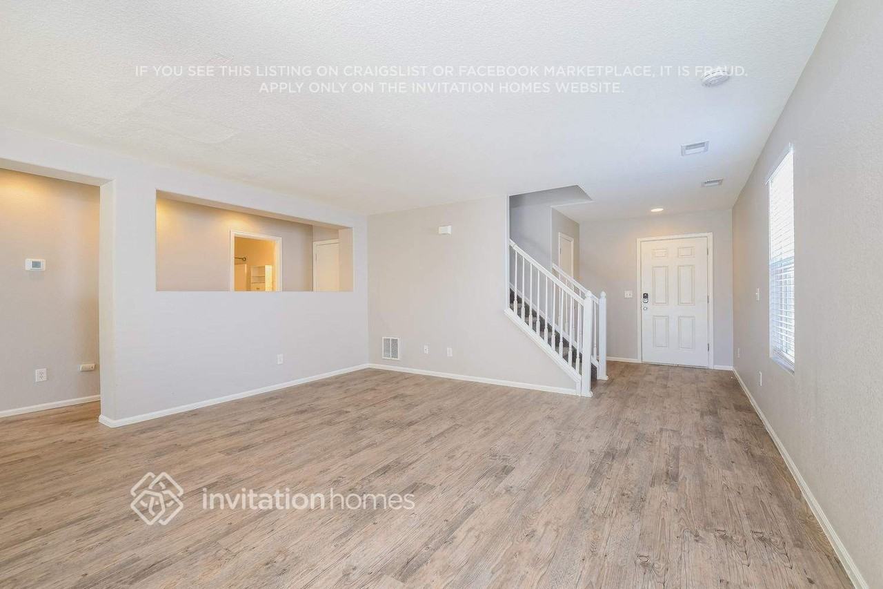 444 E 77th Pl - Photo 4 of 12