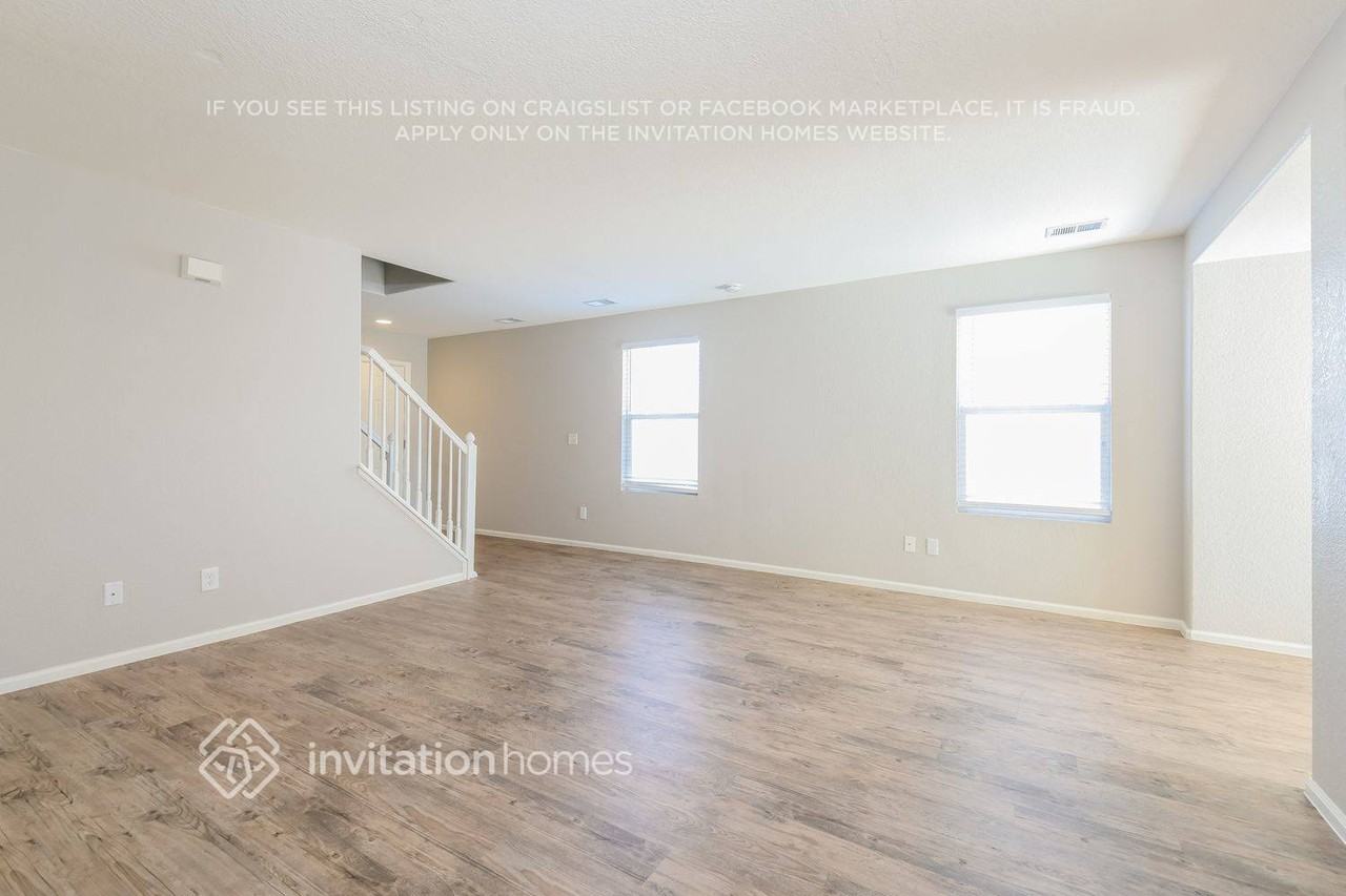 444 E 77th Pl - Photo 5 of 12