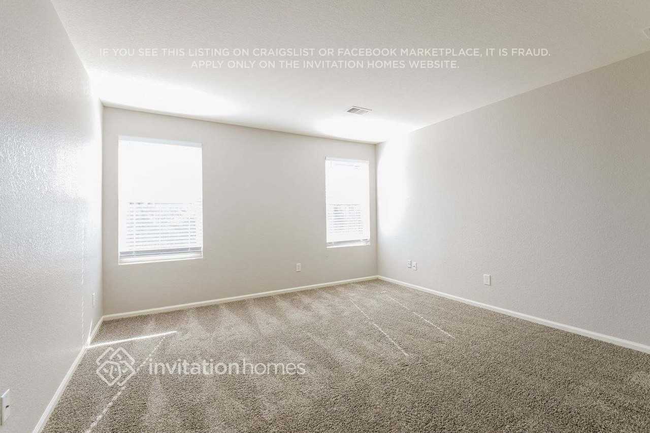 444 E 77th Pl - Photo 7 of 12