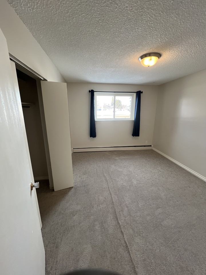 Birchmount Apartment - Photo 5 of 10