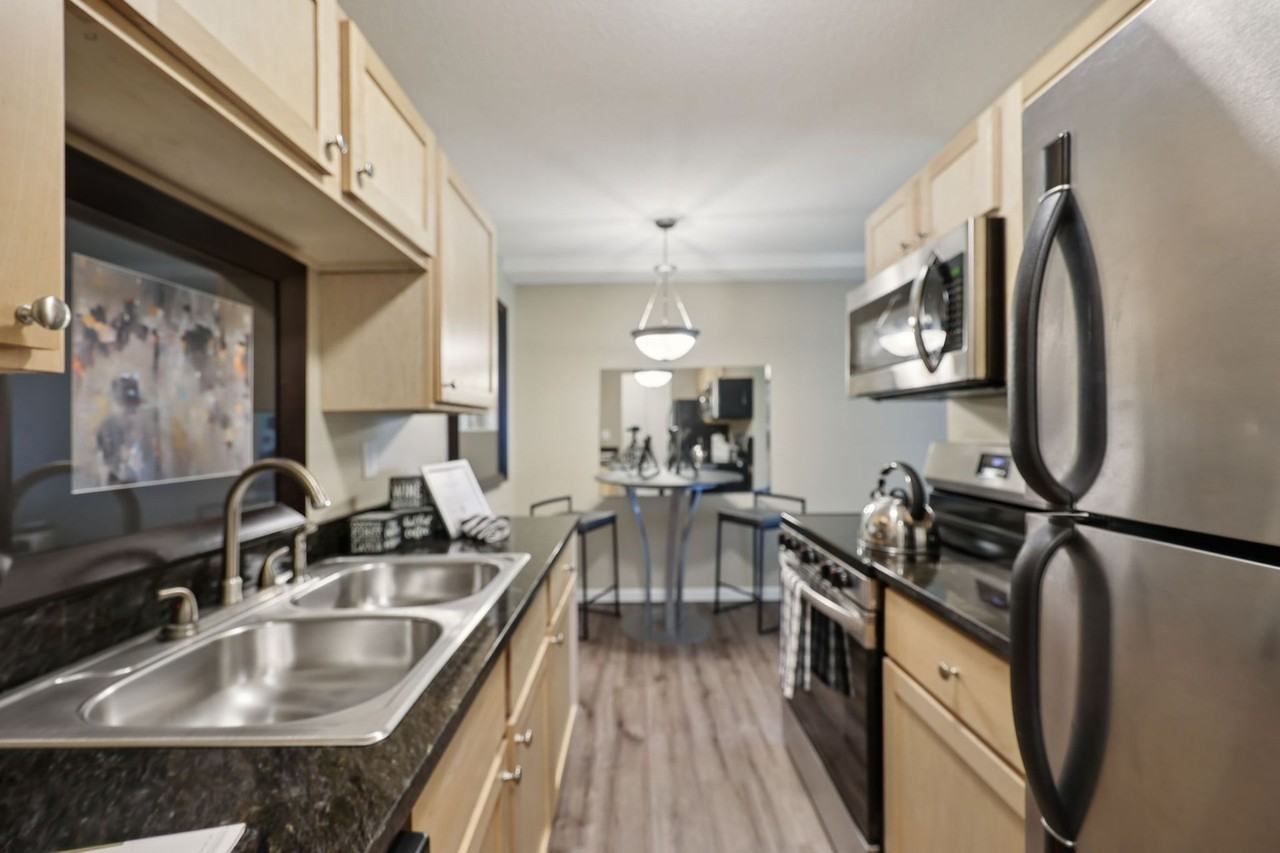 1015 2nd St NE - Photo 4 of 23