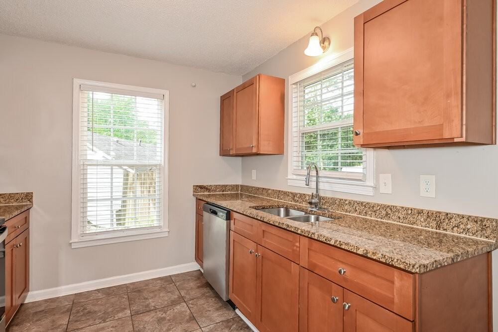 2128 Summertown Dr - Photo 7 of 17