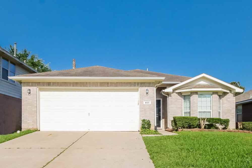 1615 Trail Oaks Ct