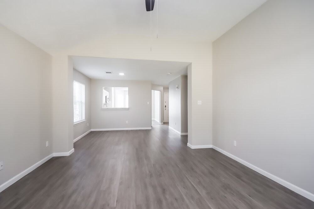 1615 Trail Oaks Ct - Photo 5 of 19