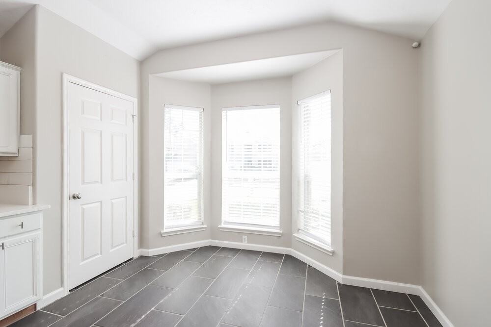 1615 Trail Oaks Ct - Photo 7 of 19