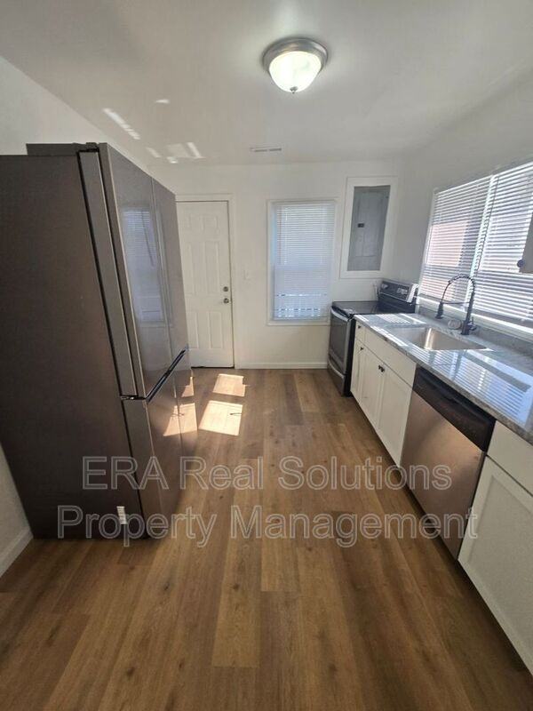 1665 Elaine Rd - Photo 6 of 17