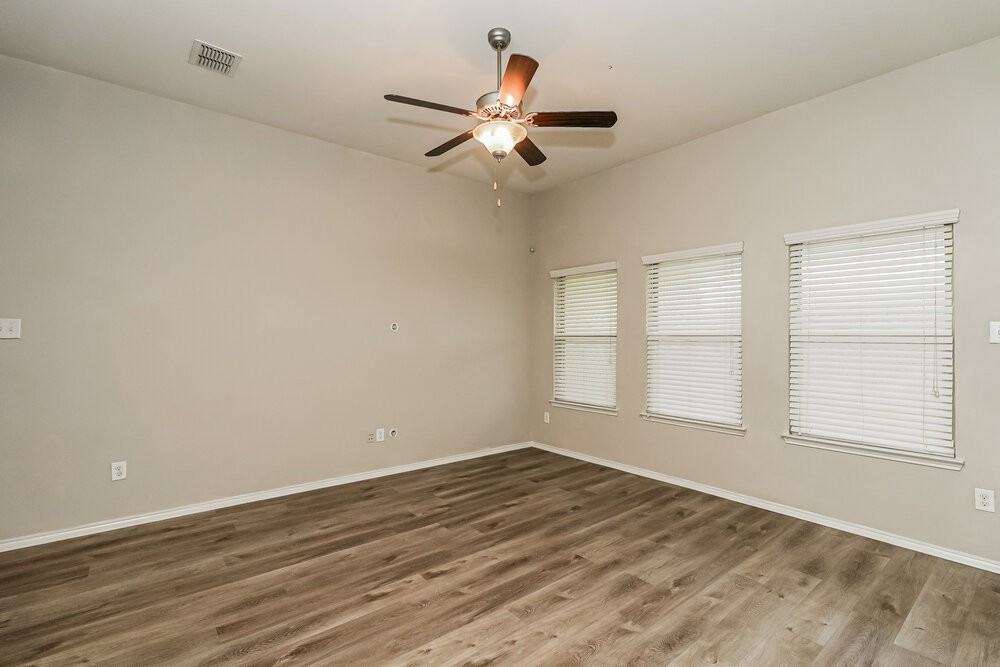 625 Saguaro Dr - Photo 3 of 16