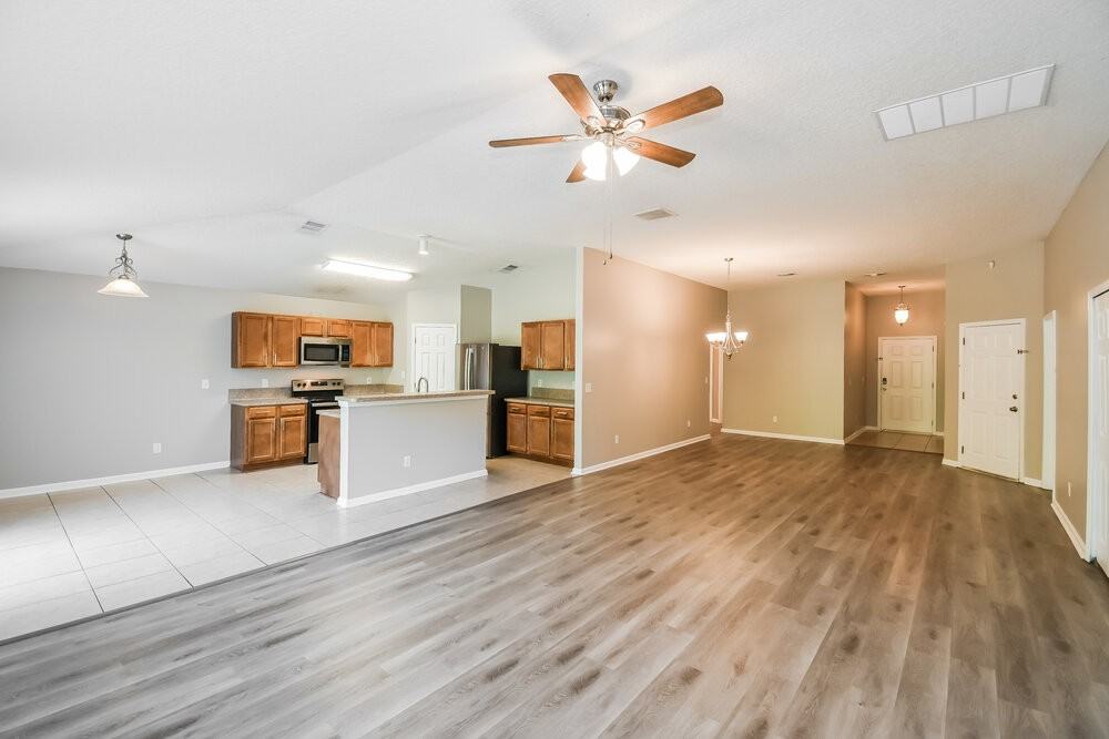 2533 Spring Pond Ln - Photo 3 of 16