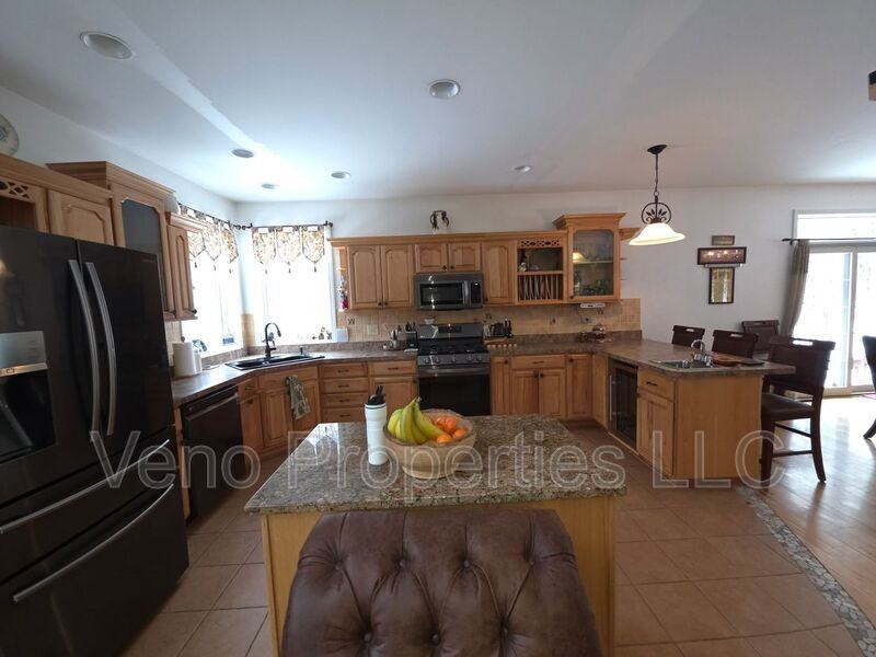 1023 Packer Rd - Photo 3 of 22