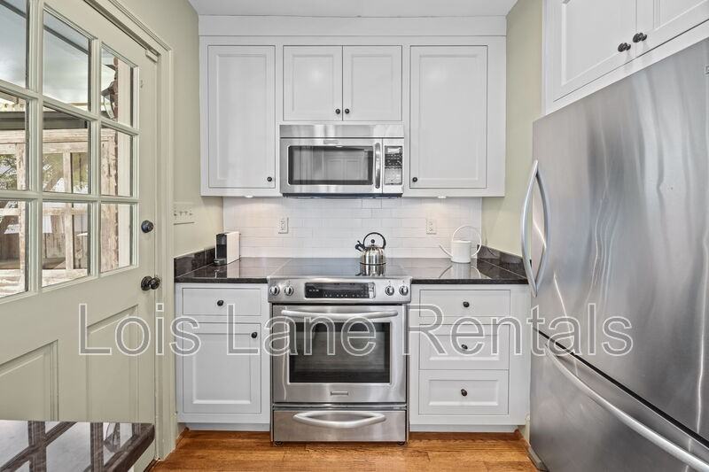 55 Gadsden St - Photo 6 of 20