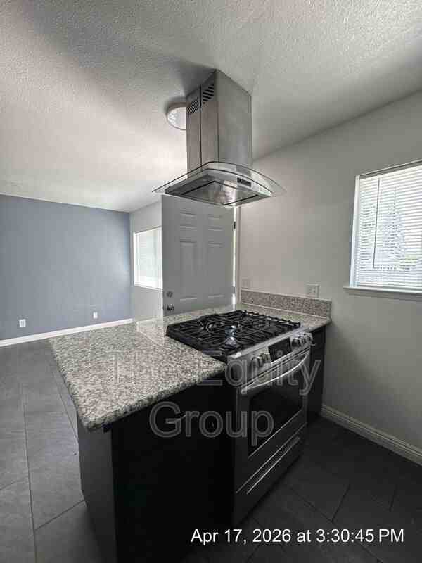 510 N Encina St #G - Photo 7 of 13