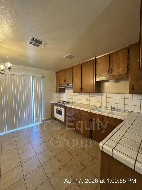 5224 W Cambridge Ave - Photo 4 of 20