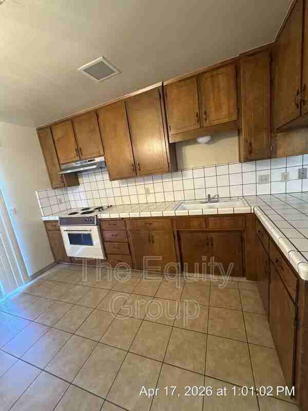 5224 W Cambridge Ave - Photo 6 of 20