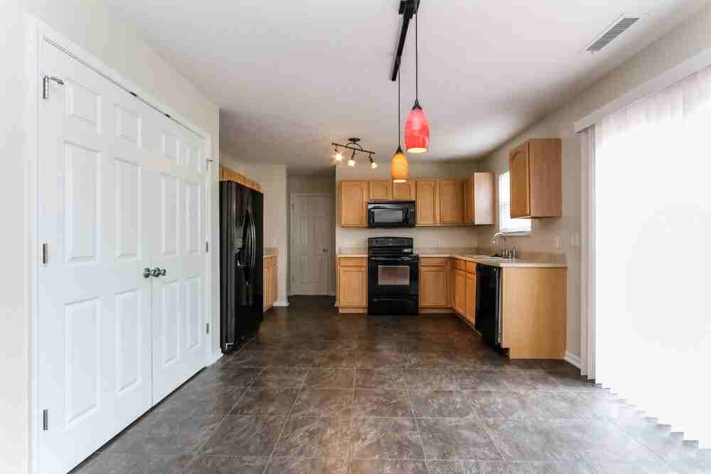 1685 Cedar Mill Dr - Photo 5 of 20