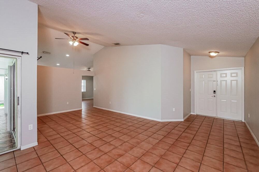 3370 Nw 78th Ave - Photo 3 of 16