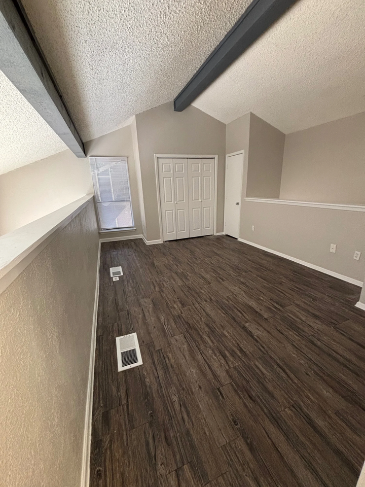 Spanish Brook Apartments - Photo 2 of 8