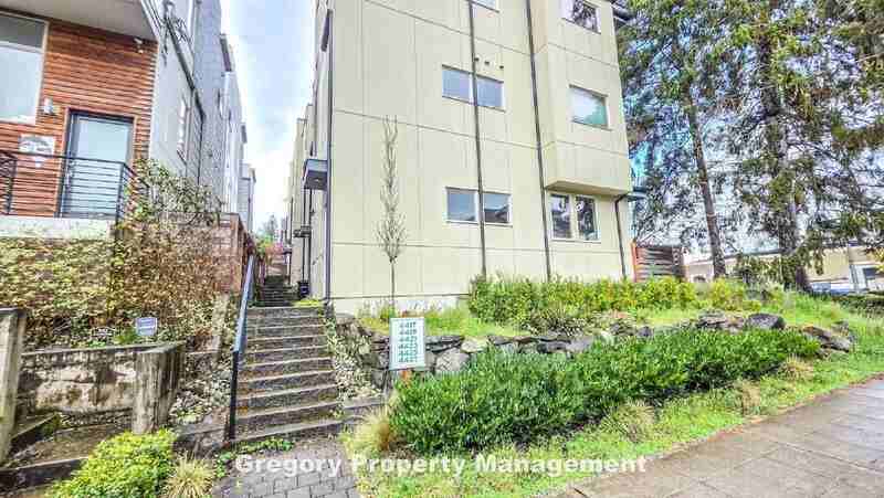 4425 Meridian Ave N - Photo 2 of 17